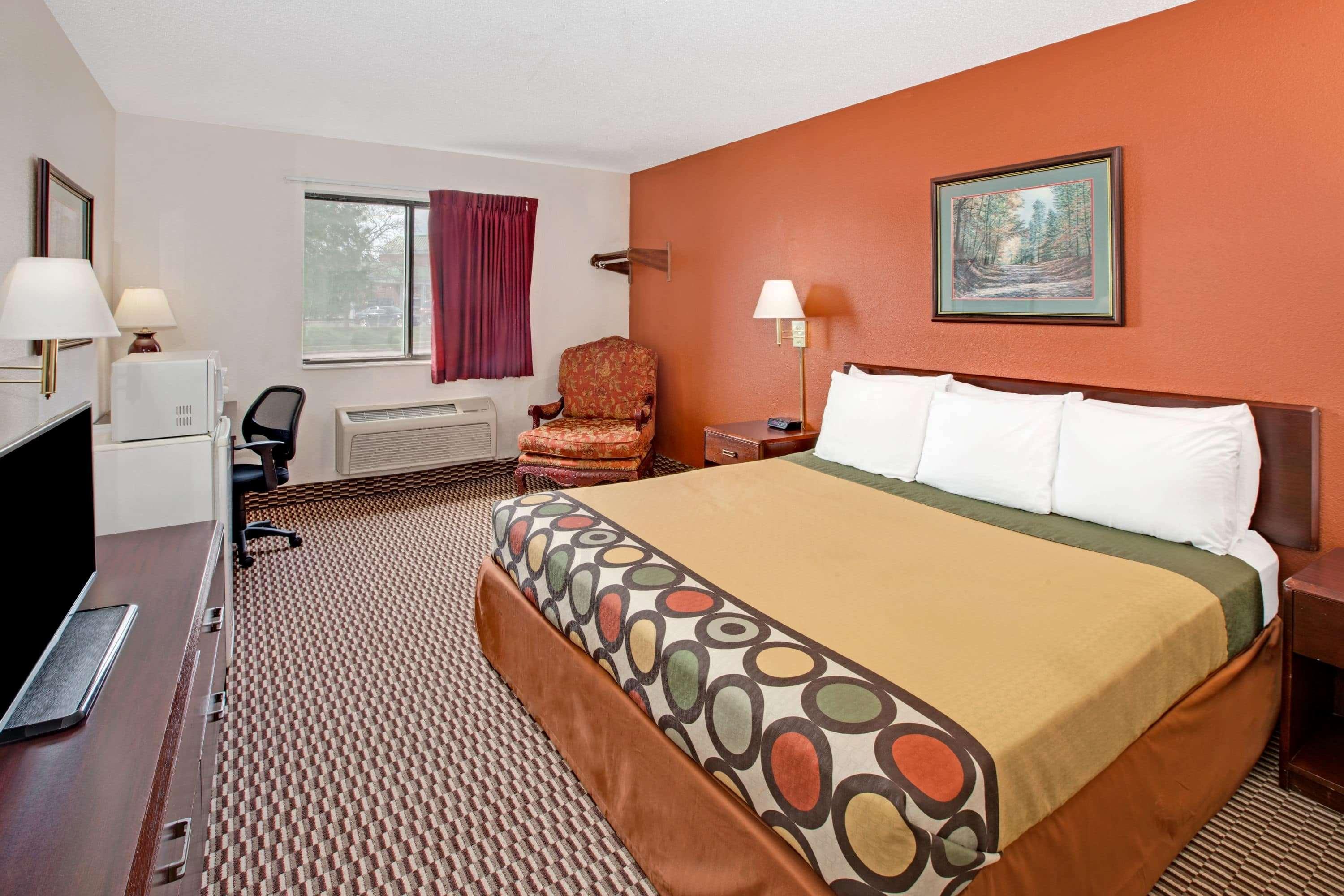 Super 8 By Wyndham Crystal Lake Buitenkant foto